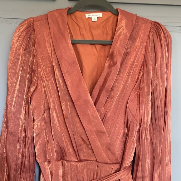 Beautiful rusty shimmer wrap dress - Picture 4 of 7